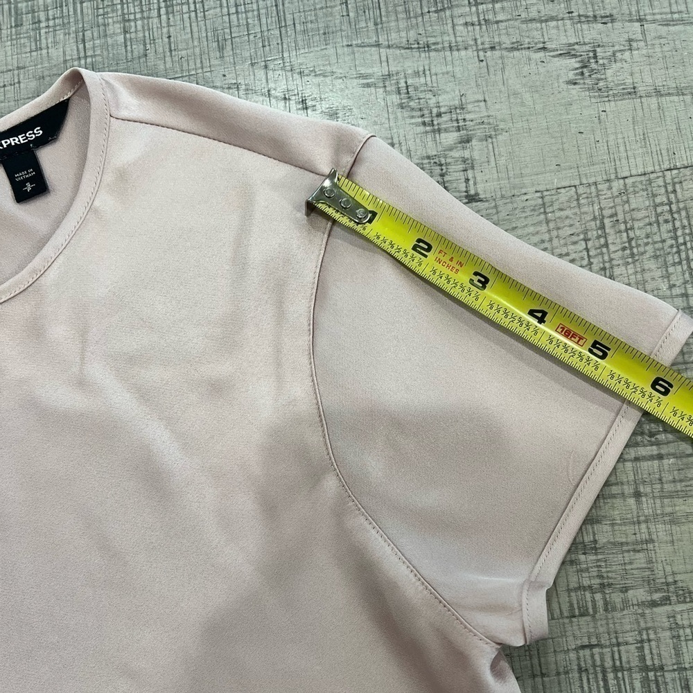 Express Blush Pink Silk Like Short Sleeve Blouse Size Small - Picture 9 of 13